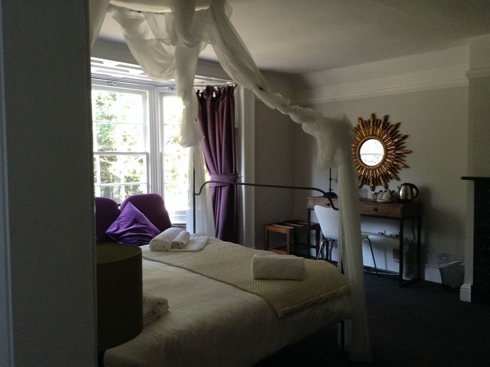 The Talbot And Hotel 2*