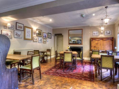 The Talbot And 2* Iwerne Minster